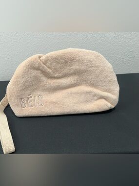 BEIS Plush clutch in Light Blush